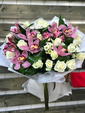 Букет цветов из: Розы и Хризантемы в Кстово