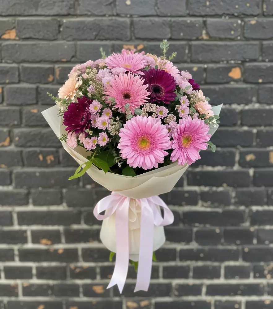 Букет цветов из: Герберы и Хризантемы в Кстово
