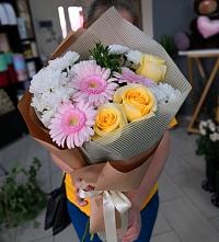 Букет цветов из:  Герберы, Розы и Хризантемы в Кстово