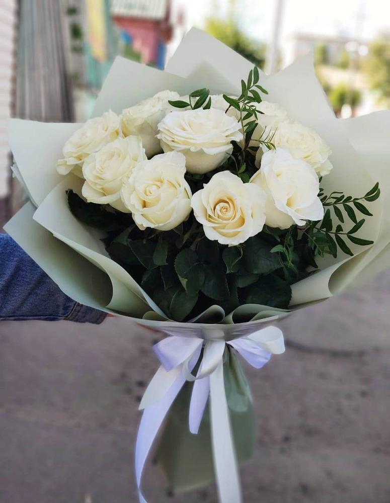 Букет Белые розы Проуд в Кстово