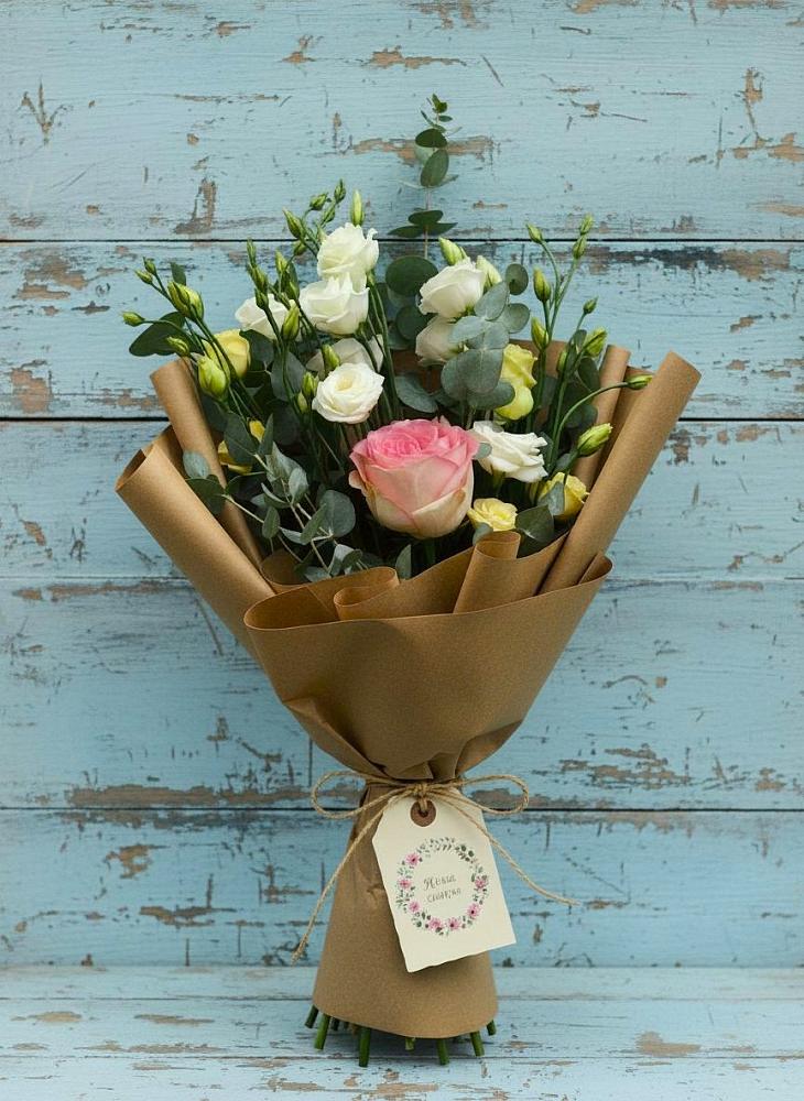 Букет цветов из: Розы и Лизиантусы в Кстово