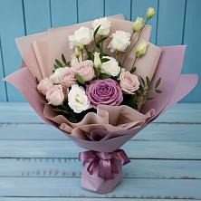 Букет цветов из:  Розы и Лизиантусы в Кстово