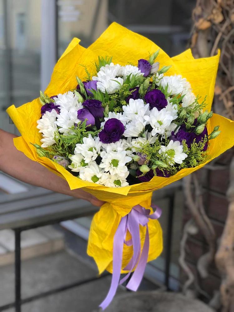 Букет цветов из: Ирисы, Хризантемы и Ромашки в Кстово