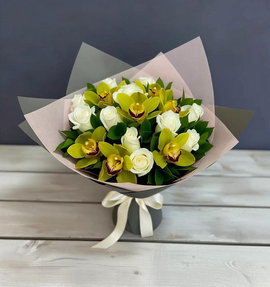 Букет цветов из: Орхидеи и Розы в Кстово