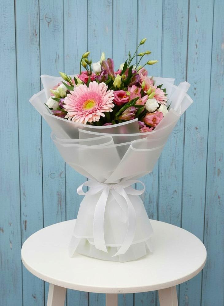 Букет цветов из: Герберы, Альстромерии и Лизиантусы в Кстово