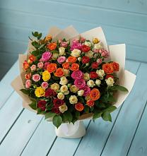 Букет Микс из разноцветных кустовых роз в Кстово